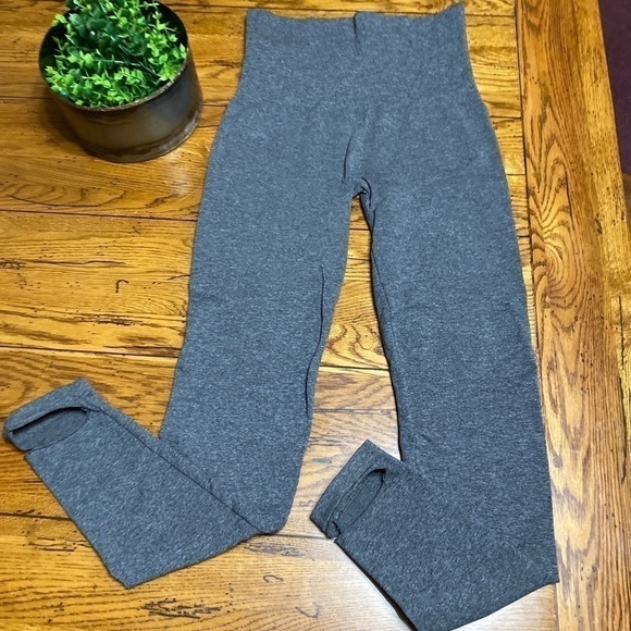 Women Assets by Spanx Heathered Gray High Rise Slimming Ankle Leggings Sz 1x. - Picture 1 of 9